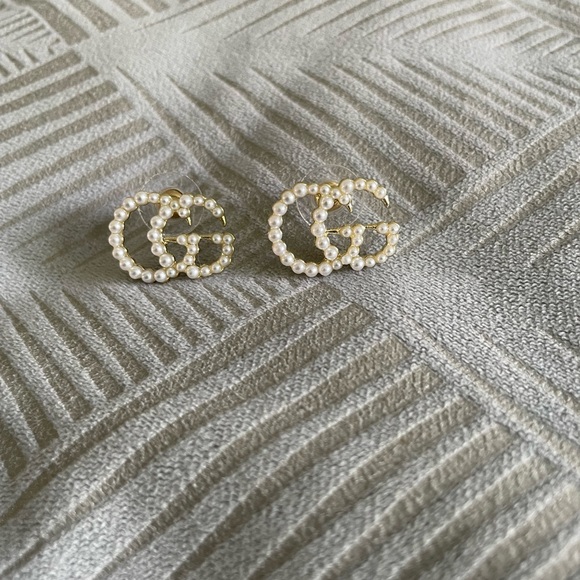 Woman’s Pearl earrings gg - Picture 2 of 2